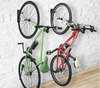 Soporte de suspensión de bicicleta de montaje en pared negro simple con bandeja de neumáticos para tienda