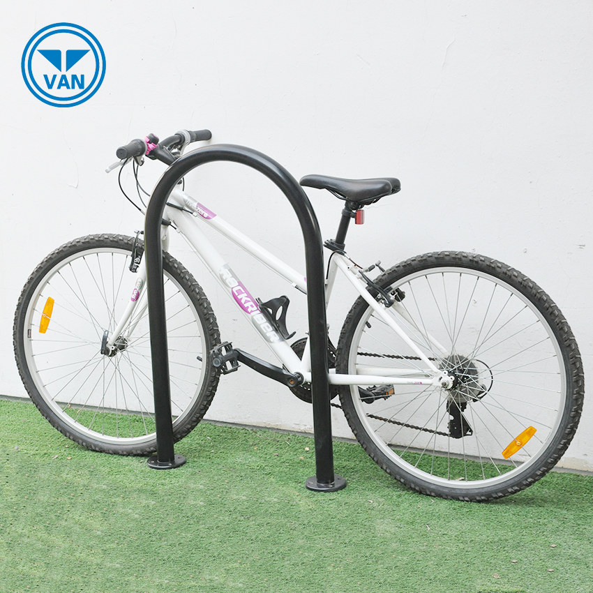 Soporte de bicicleta de estacionamiento estilo U invertido de calle enterrada de alta calidad con pulido
