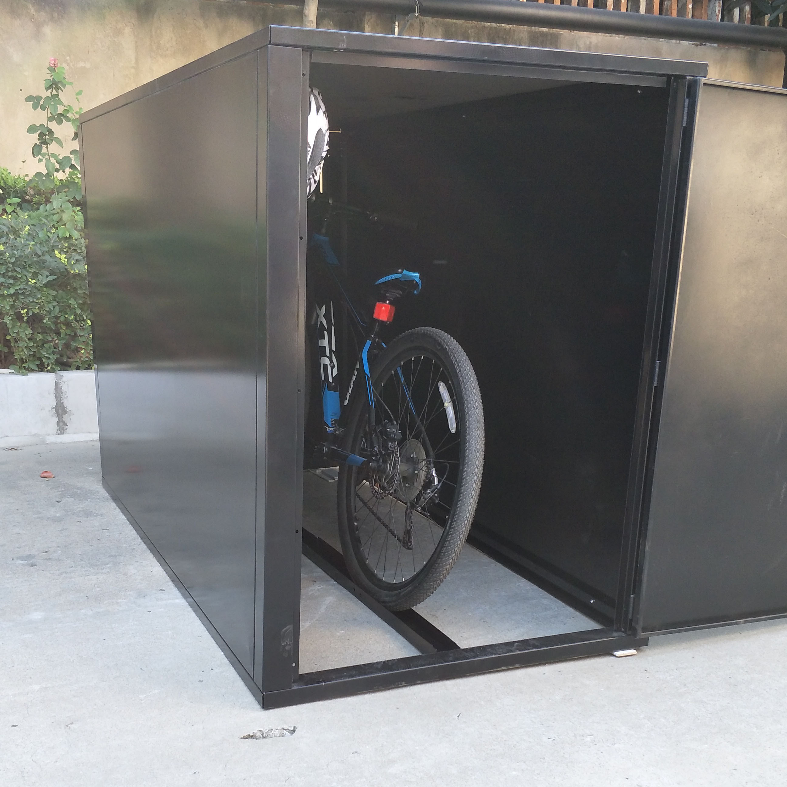 Casillero seguro para guardar bicicletas públicas o personales al aire libre